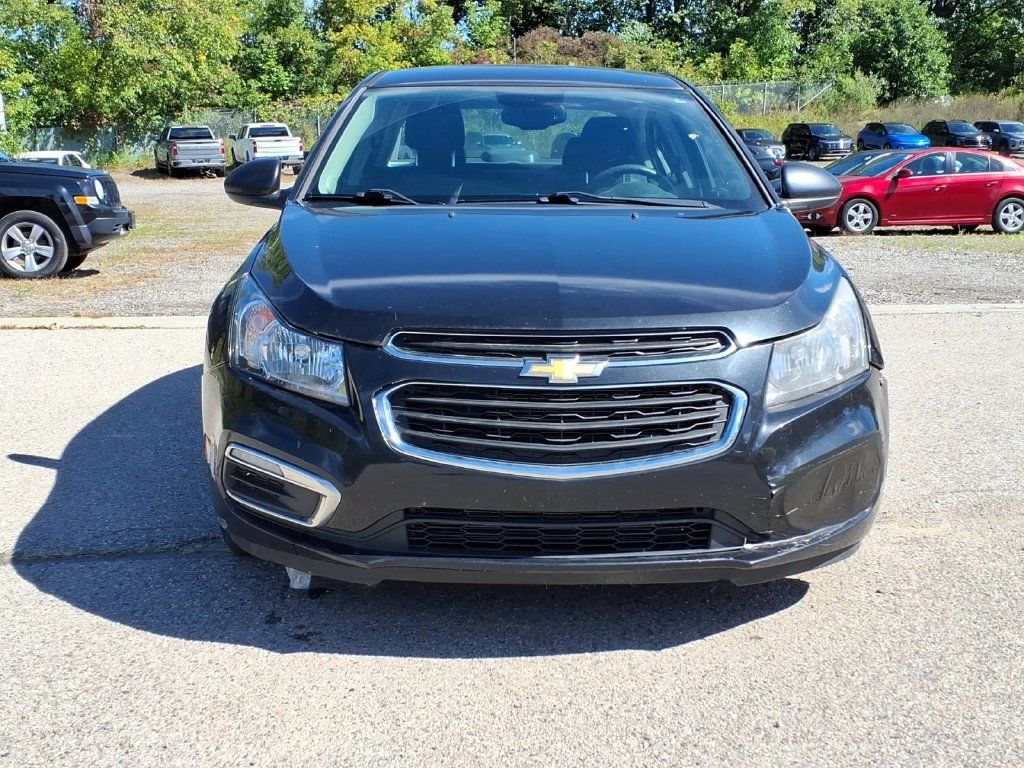 Used 2016 Chevrolet Cruze LT FWD image 2