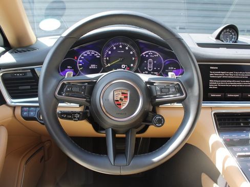 Used 2023 Porsche Panamera 4 image 18