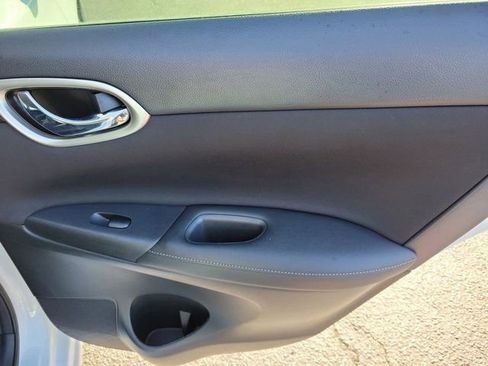 Used 2017 Nissan Sentra SV image 11
