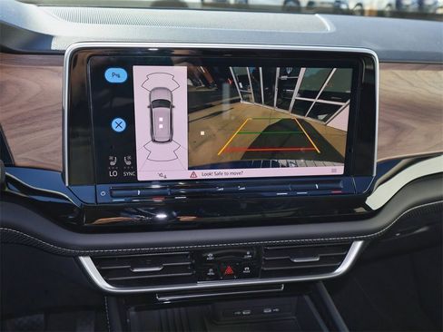 New 2026 Volkswagen Atlas SE image 22