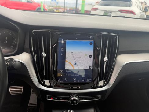 Used 2019 Volvo S60 T5 R-Design image 24