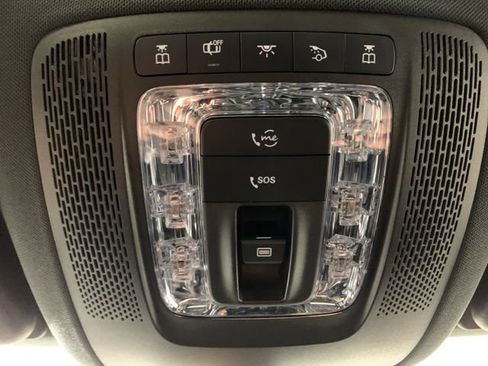 Used 2022 Mercedes-Benz GLE 350 4MATIC w/ Premium Package image 24