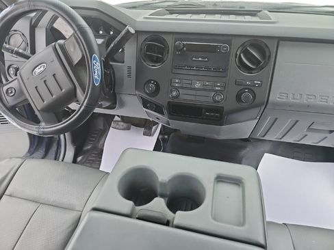 Used 2012 Ford F250 XL w/ Snow Plow Prep Pkg image 19