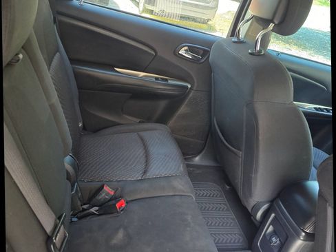 Used 2019 Dodge Journey SE w/ Blacktop Package FWD image 10