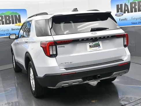 New 2026 Ford Explorer Active w/ Active Comfort Package image 4