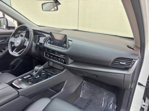 Used 2023 Nissan Rogue SV w/ SV Premium B Package FWD image 14