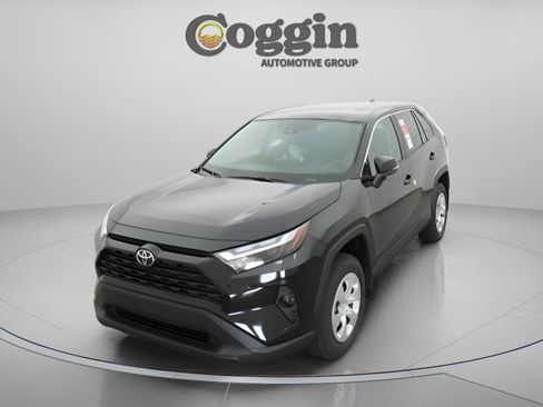 Certified 2025 Toyota RAV4 LE image 31