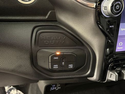 Used 2025 RAM 2500 Laramie w/ Towing Technology Group AWD/4WD image 42