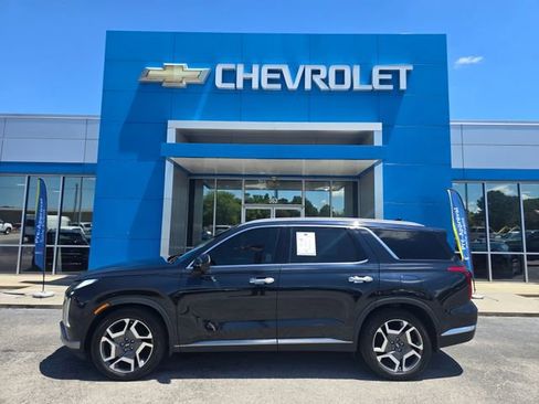 Used 2023 Hyundai Palisade Limited FWD image 2