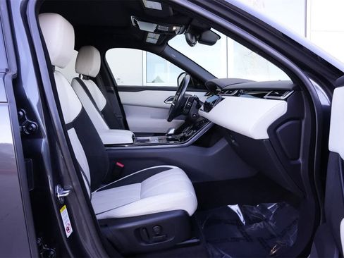 Used 2021 Land Rover Range Rover Velar R-Dynamic S image 23