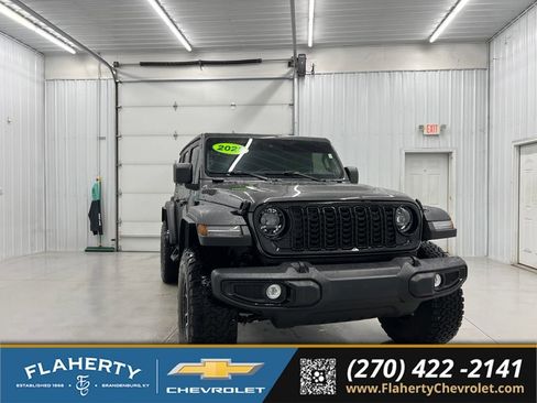 Used 2025 Jeep Wrangler Unlimited Sport AWD/4WD image 1