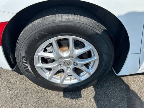Used 2024 Chrysler Pacifica Touring-L FWD image 54