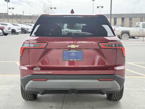 New 2026 Chevrolet Equinox LT w/ Convenience Package II image 8