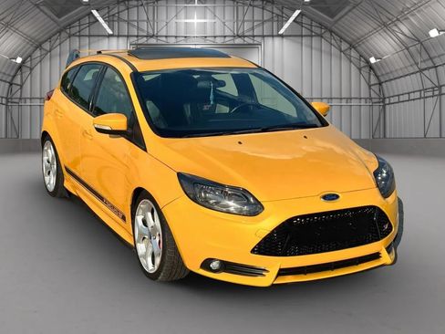 Used 2013 Ford Focus ST FWD image 1