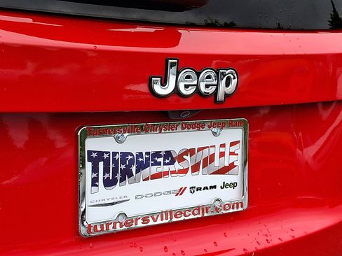 Certified 2023 Jeep Renegade Latitude AWD/4WD image 17