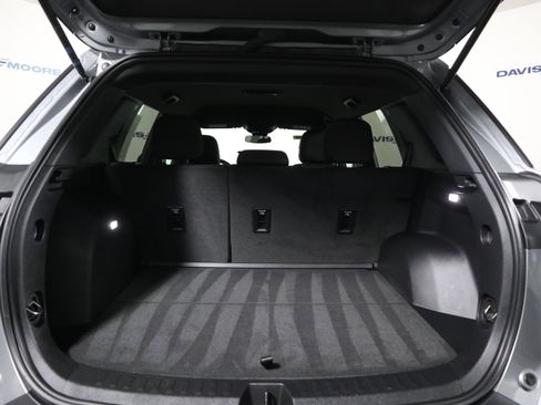 Used 2025 Chevrolet Equinox LT image 8