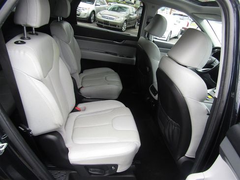 Used 2020 Hyundai Palisade SEL w/ Premium Package AWD/4WD image 17