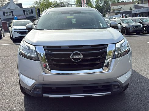 Certified 2023 Nissan Pathfinder Platinum image 2