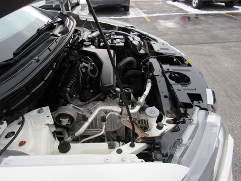 Used 2018 Nissan Rogue SV image 32