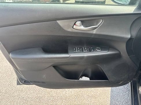 Used 2019 Kia Forte LXS FWD image 14