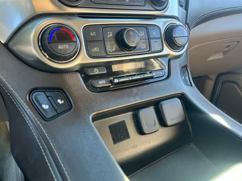 Used 2018 Chevrolet Suburban LT image 17