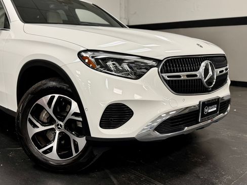 Used 2026 Mercedes-Benz GLC 350e 4MATIC image 3