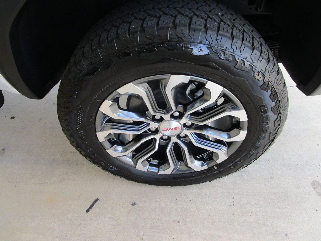 Used 2024 GMC Canyon Denali AWD/4WD image 12