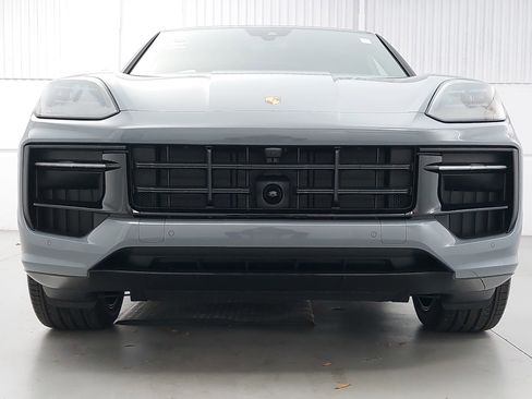 New 2026 Porsche Cayenne GTS image 10
