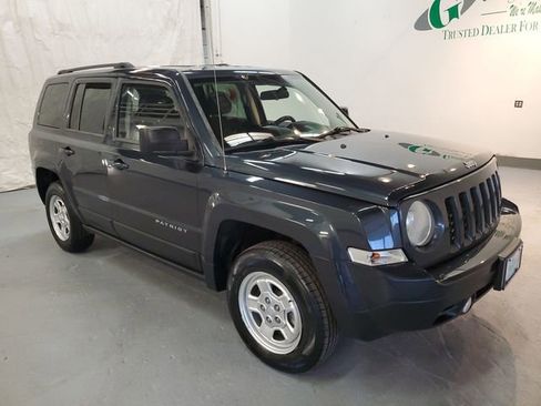 Used 2014 Jeep Patriot Sport w/ Power Value Group AWD/4WD image 8