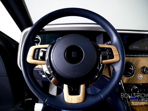 Used 2025 Rolls-Royce Cullinan AWD/4WD image 15