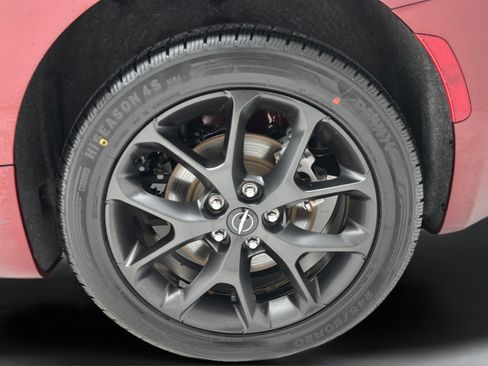 Used 2023 Chrysler Pacifica Touring-L w/ S Appearance Package AWD/4WD image 8