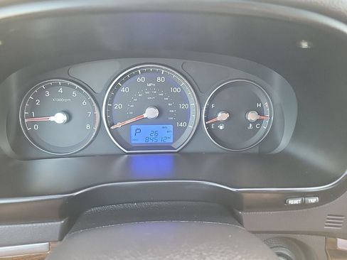 Used 2011 Hyundai Santa Fe SE FWD image 22