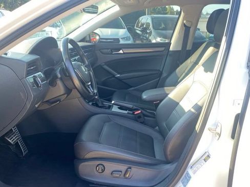 Used 2020 Volkswagen Passat 2.0T R-Line FWD image 19