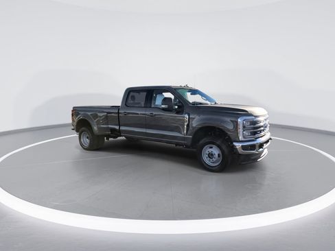 New 2026 Ford F350 XLT w/ XLT Premium Package image 2