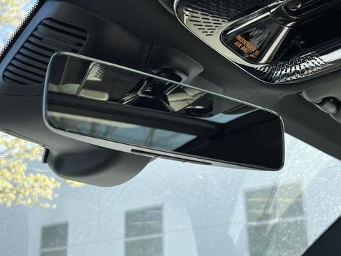 Certified 2025 Mercedes-Benz GLC 300 4MATIC image 27