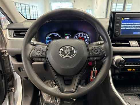 Used 2019 Toyota RAV4 LE image 17