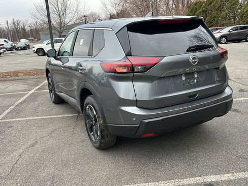 Certified 2025 Nissan Rogue SV image 19