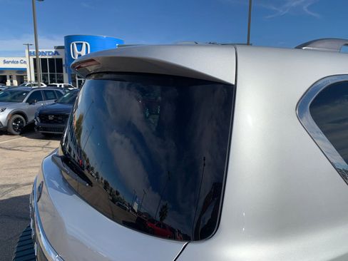 Used 2023 Nissan Armada SV image 7