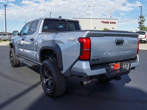 Certified 2025 Toyota Tacoma TRD Off-Road w/ TRD Off Road Upgrade Package AWD/4WD image 6