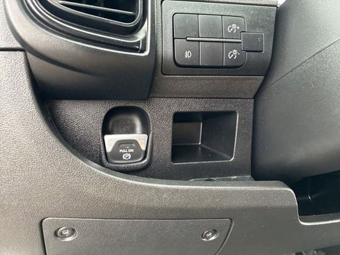 Used 2025 RAM ProMaster 2500 w/ Convenience Group image 27