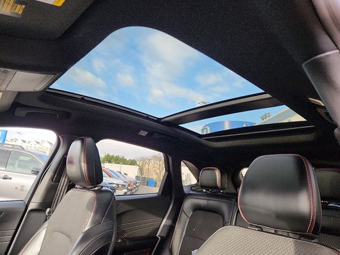 Used 2025 Ford Escape ST-Line w/ Cold Weather Package image 15