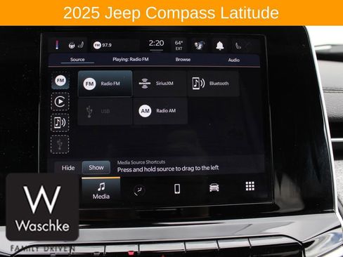 Used 2025 Jeep Compass Latitude AWD/4WD image 40