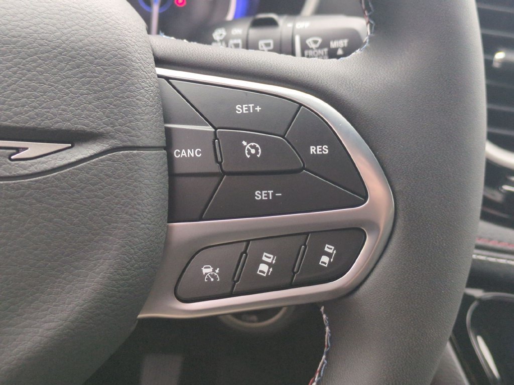 New 2027 Chrysler Pacifica Select FWD image 17