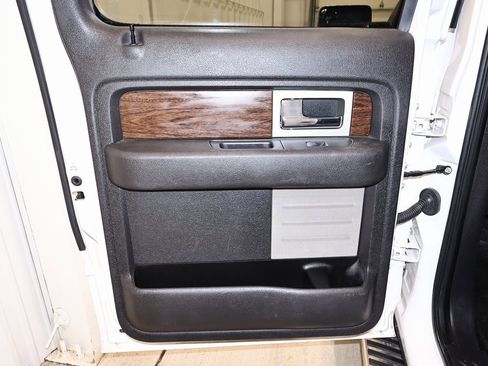 Used 2014 Ford F150 Lariat w/ Equipment Group 502A Luxury image 16