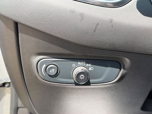 Used 2024 Chevrolet Equinox LT FWD image 22
