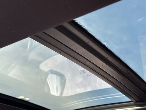 Used 2019 BMW X1 xDrive28i w/ Convenience Package image 12