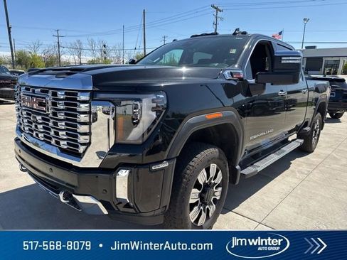 Used 2025 GMC Sierra 2500 Denali w/ Technology Package AWD/4WD image 2