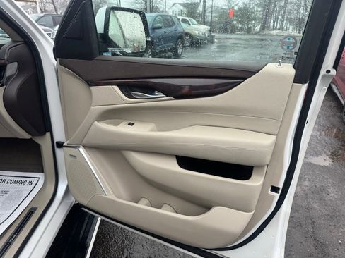Used 2016 Cadillac Escalade Premium image 45