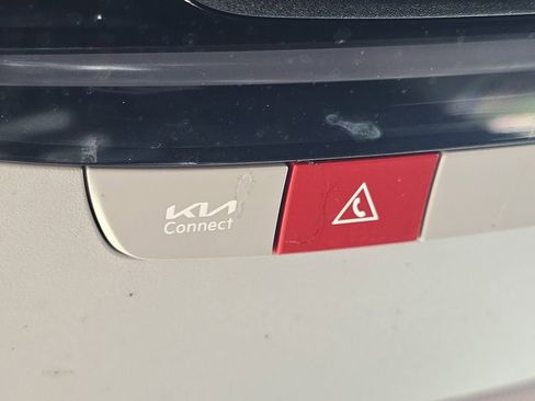 Used 2024 Kia Seltos EX image 9