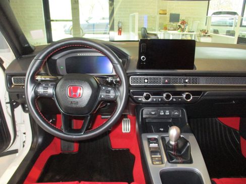 Certified 2024 Honda Civic Type R image 17